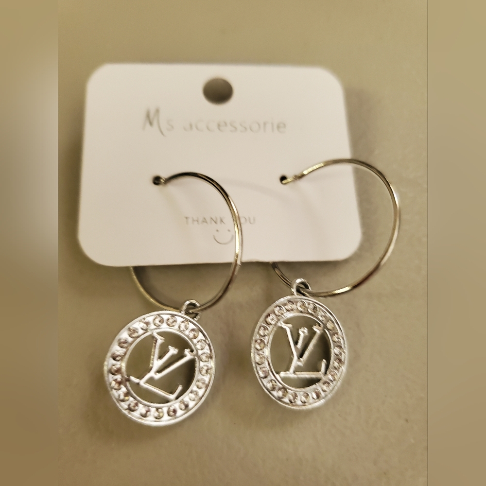 NWOT/EARRINGS - Picture 2 of 2